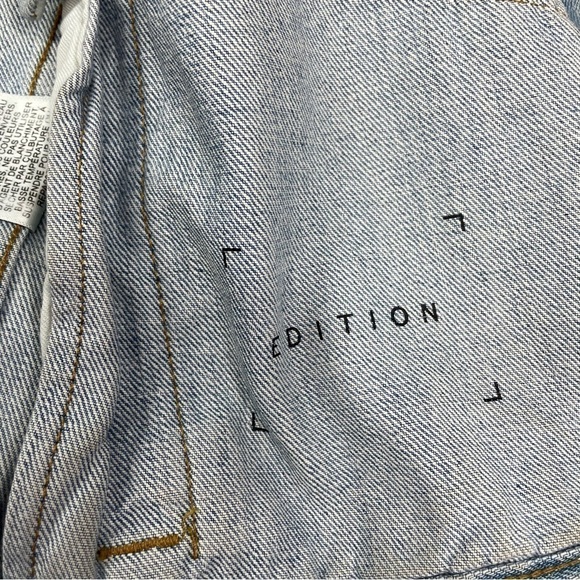 The Castings Jacket Womens XS Denim Boyfriend Edition Trucker Style Light Wash - Picture 5 of 6